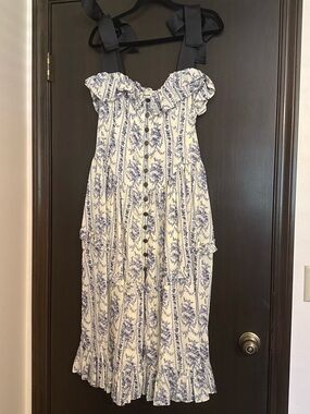 Kimchi Blue Kirsten LG Blue and White Floral Tiered Midi Dress